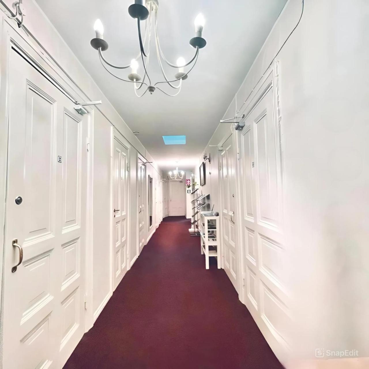 Senate Hotel
